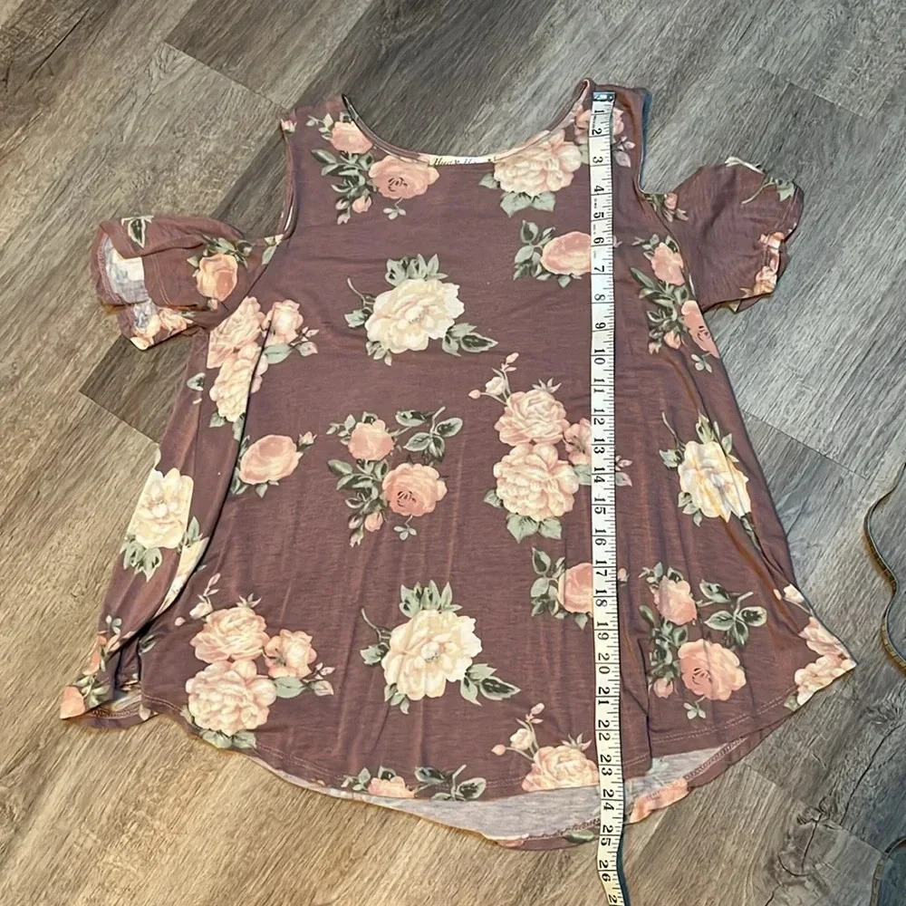Hearts and hips cold shoulder tunic - Picture 3 of 7